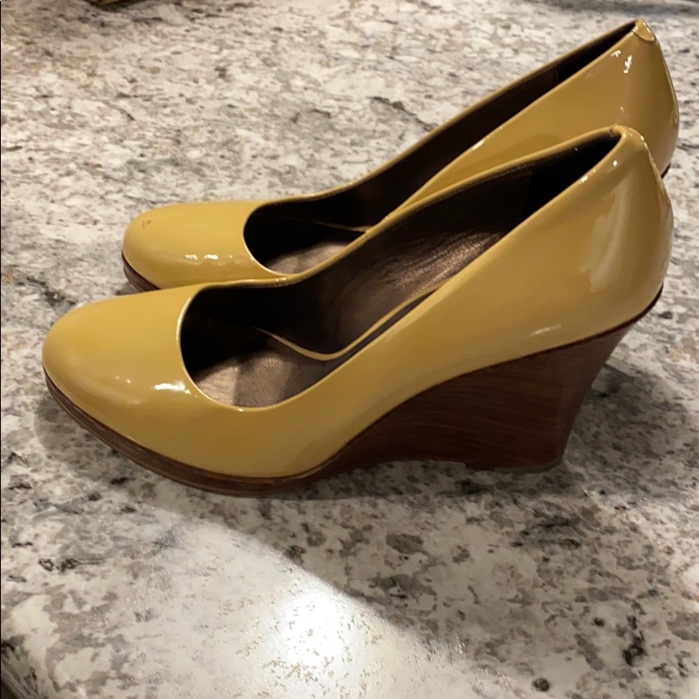 Cole Haan nude wedges size 7.5 - Picture 3 of 8